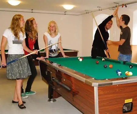 Younior-hotel Hostel *