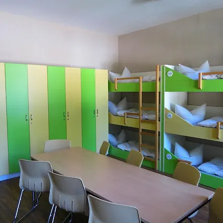 Younior-hotel Hostel *