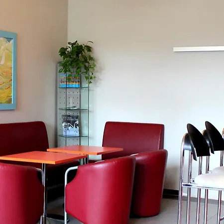 Younior-hotel Hostel *