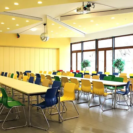 Younior-hotel Hostel *